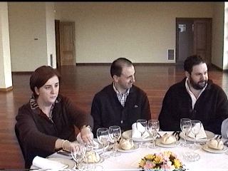 La mesa de los �salientes?.