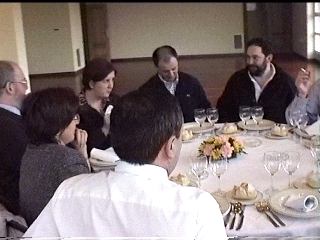 La mesa de los �salientes?.