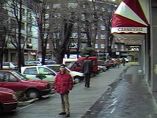 Avda. Santa Ana hacia la c/ Gobela.