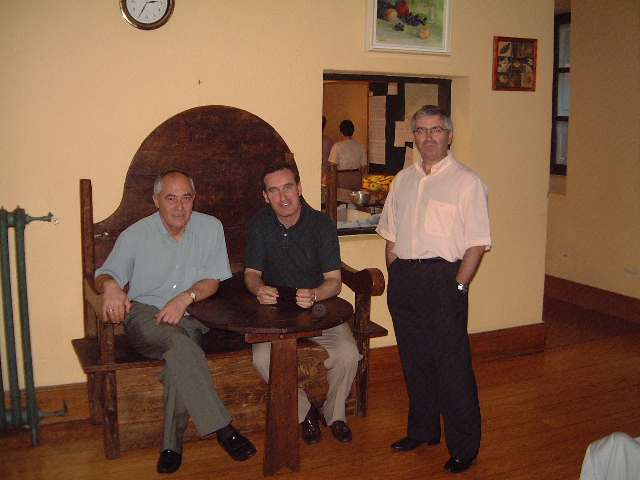 Celebraci�n Delegaci�n de Bizkaia, 29-5-2001. Maite, MariV�, Carmen, V�ctor, Jon, No� y Mikel...