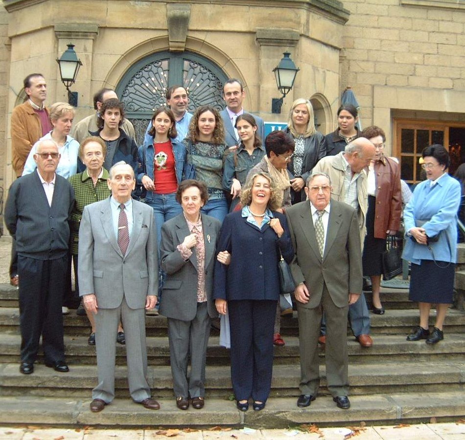 Celebrantes, menos Mikel (que saca la foto).