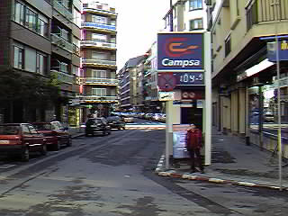 c/ Barria, hacia la c/ Mayor.