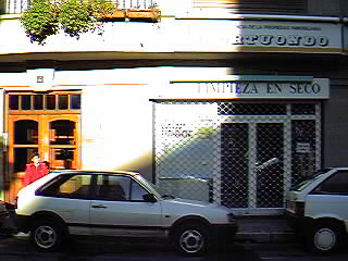 Final de la c/ Paulino Mendibil, en el cruce con la c/ Bidearte.