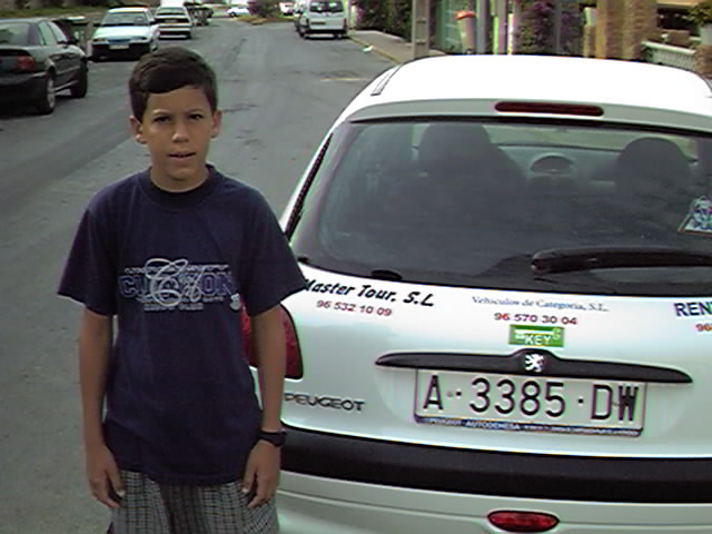 Master Tour S.L. Alquiler y venta de propiedades inmobiliarias. Tel. 965321009. Escenas en MIL PALMERAS. Verano del 99.