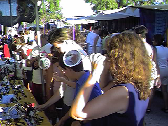 Mercadillo (de los martes). Escenas en MIL PALMERAS. Verano del 99.