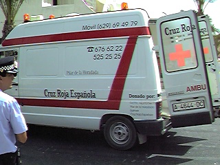 Cruz Roja. Tel. 96 6766222 / 96 5252525.