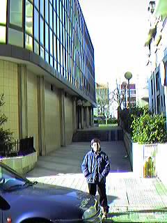 Paso hacia la Avda. Zugazarte.