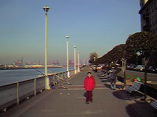 Seguimos paseando por el Muelle, hacia el monumento al ingeniero Evaristo Churruca.