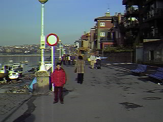 Seguimos el paseo por el Muelle de Las Arenas.