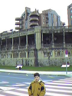 Paseo de Harriluze y Galer�a de Atxekolandeta o Punta Bego�a. Hacia la Playa de Ereaga y la OFICINA DE TURISMO de Getxo.