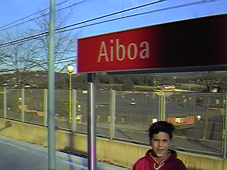 Hacia la estaci�n de Metro Aiboa. Esta zona ser� ampliada pr�ximamente...
